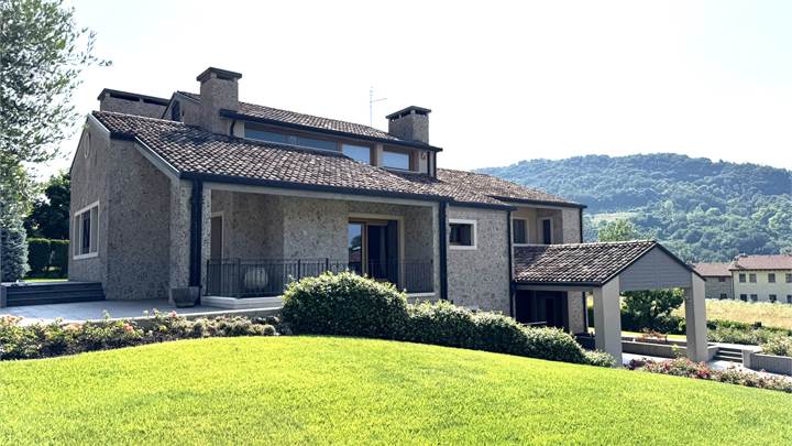 TARZO
